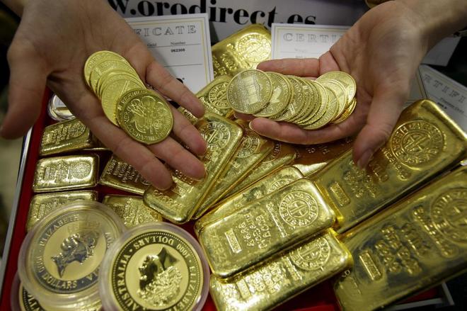 «El dinero: rey del mundo».